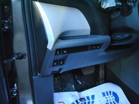 Certified 2022 Toyota Sienna XLE image 16