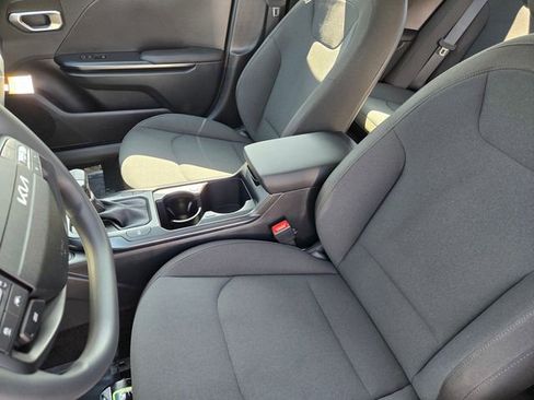 New 2026 Kia K4 LX image 17