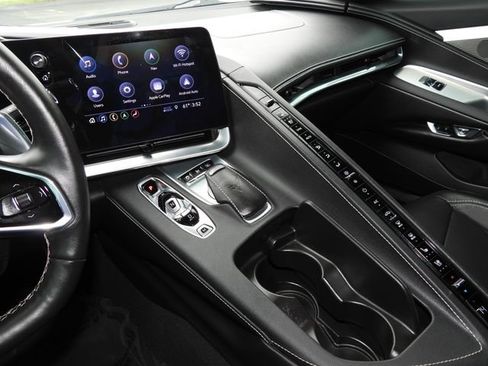 Used 2020 Chevrolet Corvette Stingray Preferred Cpe w/ 2LT Preferred Equipment Group RWD image 32