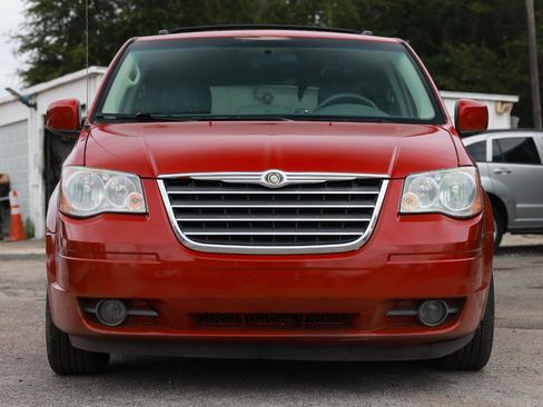 Used 2008 Chrysler Town & Country Touring w/ Entertainment Group #2 FWD image 17