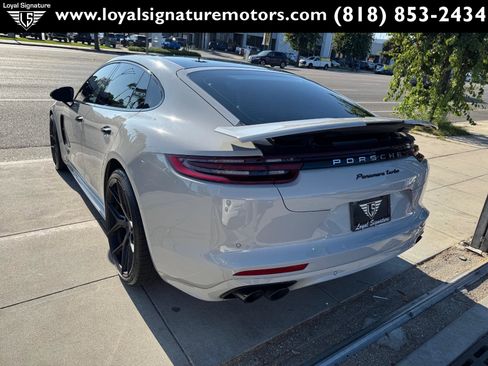 Used 2017 Porsche Panamera Turbo image 5