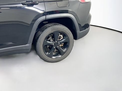 Used 2023 Jeep Grand Cherokee Altitude image 29