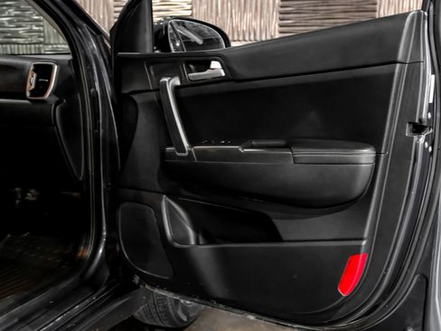 Used 2018 Kia Sportage LX image 45