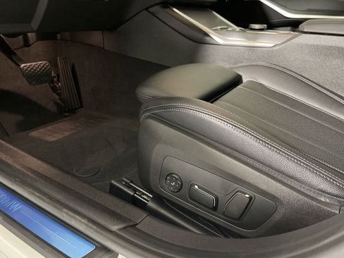 Used 2025 BMW 330i 330i w/ Convenience Package image 12