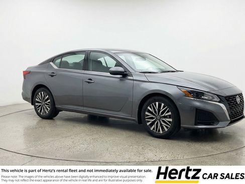 Used 2025 Nissan Altima 2.5 SV image 1