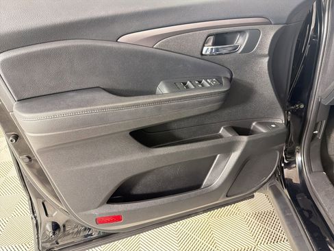 Used 2022 Honda Pilot Sport image 13