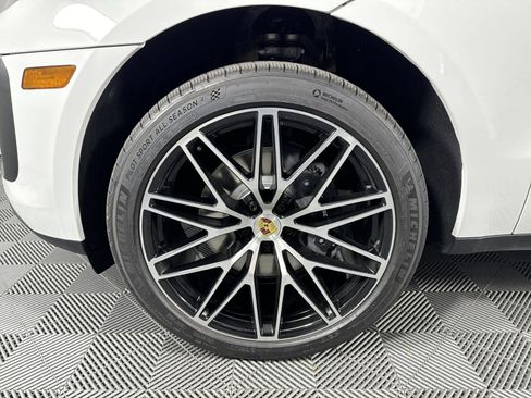 New 2025 Porsche Macan image 11