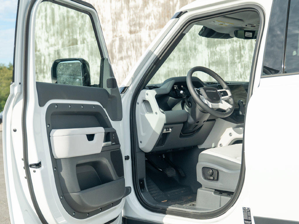 New 2026 Land Rover Defender 110 S AWD/4WD image 10