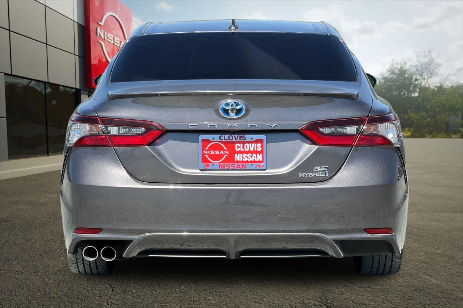 Used 2022 Toyota Camry SE w/ Cold Weather Package FWD image 9
