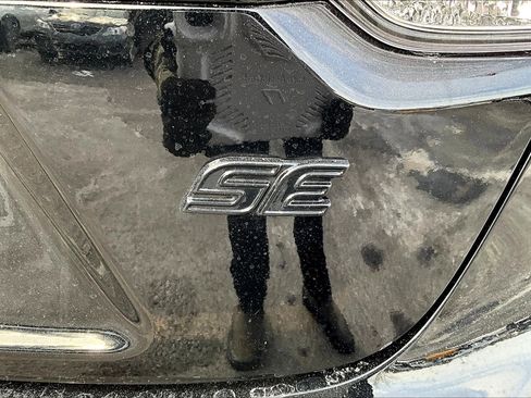 Used 2025 Toyota Corolla SE image 15