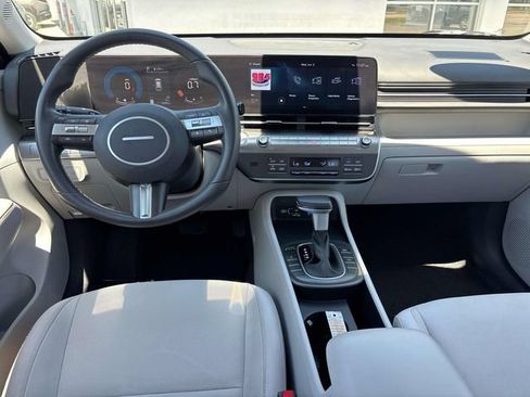 Certified 2025 Hyundai Kona SEL AWD/4WD image 12