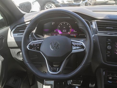 Used 2024 Volkswagen Tiguan SE R-Line FWD image 11