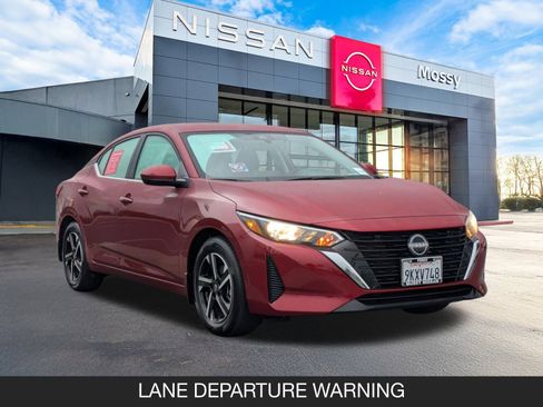 Used 2025 Nissan Sentra SV image 2