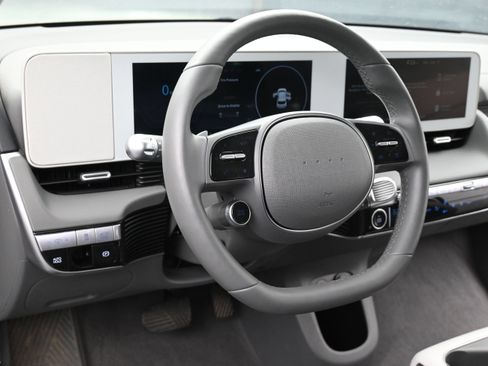 Used 2024 Hyundai Ioniq 5 SEL RWD image 13