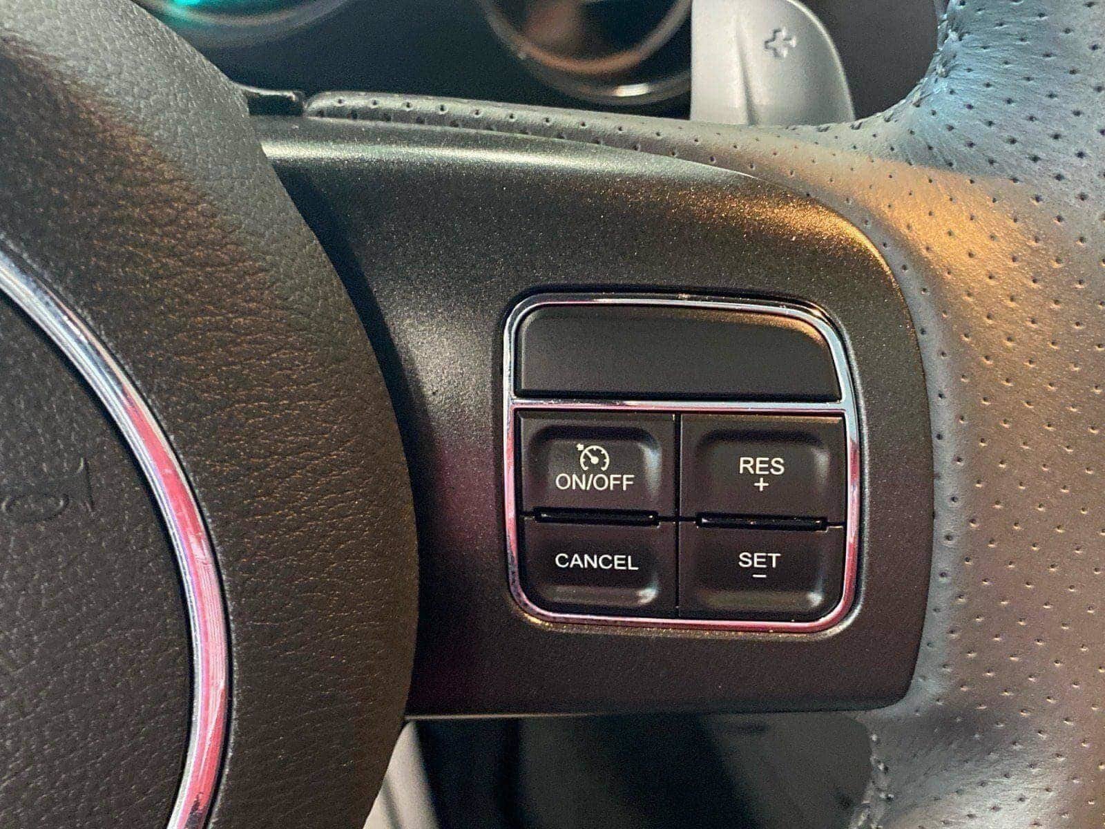 Used 2014 Dodge Challenger R/T RWD image 16