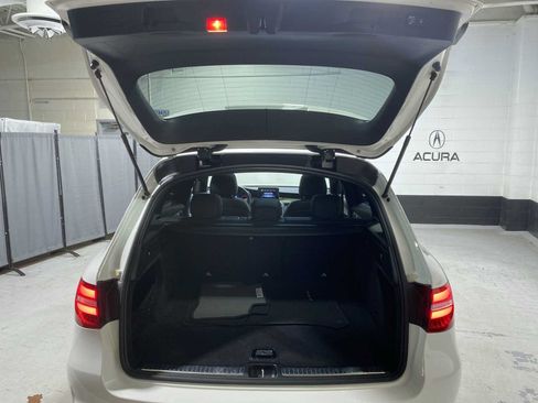 Used 2019 Mercedes-Benz GLC 300 4MATIC image 19