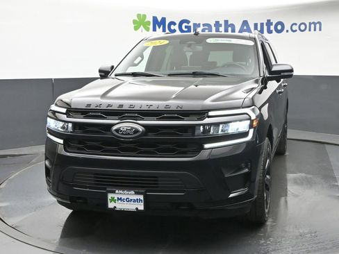 Used 2024 Ford Expedition Limited AWD/4WD image 5