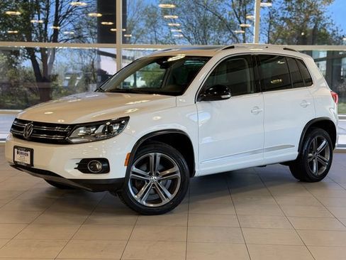 Used 2017 Volkswagen Tiguan Sport AWD/4WD image 1