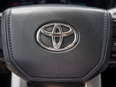 Used 2024 Toyota Tundra Limited AWD/4WD image 16