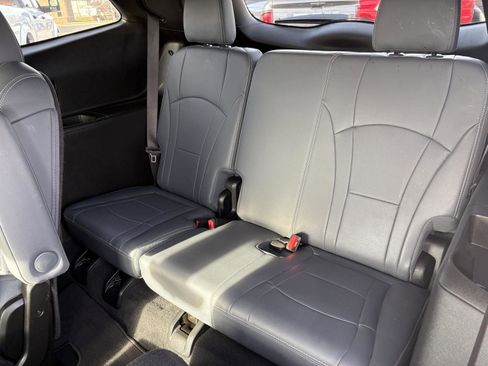 Used 2024 Buick Enclave Premium image 20