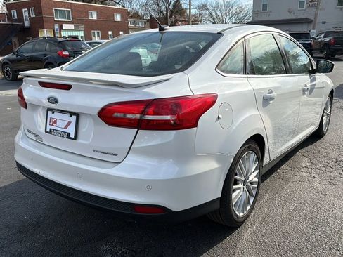 Used 2017 Ford Focus Titanium image 5
