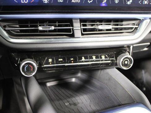 Used 2024 Chevrolet Equinox EV LT image 18