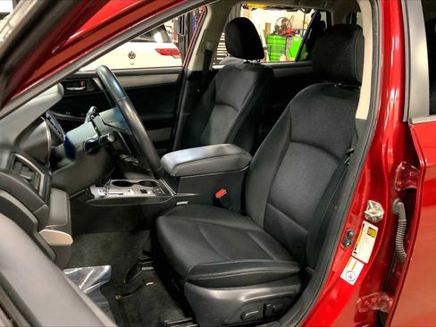 Used 2015 Subaru Outback 2.5i Premium image 8