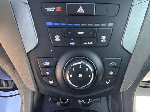 Used 2015 Hyundai Santa Fe Sport image 19
