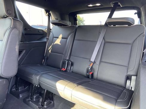 Used 2022 GMC Yukon SLT w/ SLT Premium Package AWD/4WD image 11