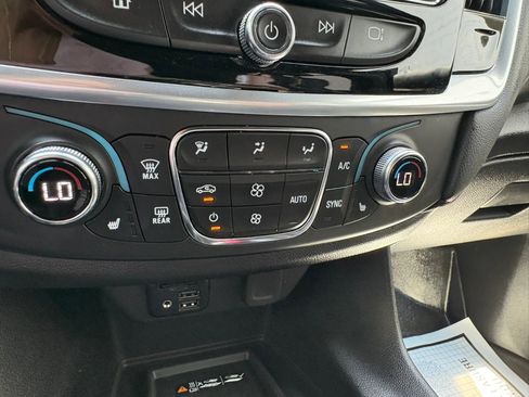 Used 2022 Chevrolet Traverse RS w/ LPO, 'HIT The Road' Package FWD image 47
