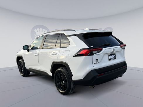 Used 2021 Toyota RAV4 LE image 4