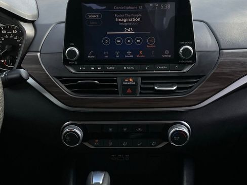 Used 2024 Nissan Altima 2.5 SV image 18