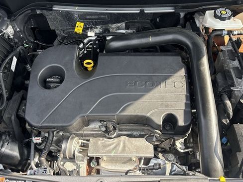 Used 2024 GMC Terrain SLE w/ Driver Convenience Package FWD image 28