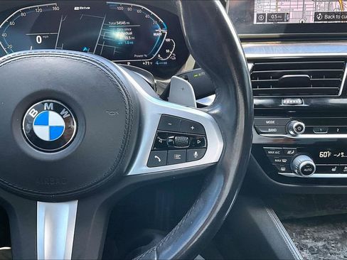 Used 2021 BMW 530e w/ M Sport Package RWD image 12
