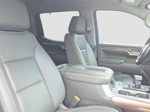 Used 2022 Chevrolet Silverado 1500 RST w/ Convenience Package II AWD/4WD image 18