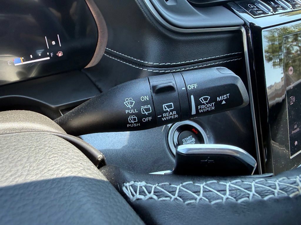 Used 2021 Jeep Grand Cherokee L Laredo AWD/4WD image 19