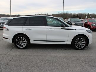 Used 2025 Lincoln Aviator AWD w/ Jet Appearance Package video 5