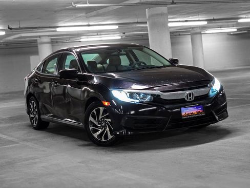 Used 2017 Honda Civic EX image 4