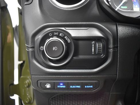 Used 2024 Jeep Wrangler High Altitude AWD/4WD image 21