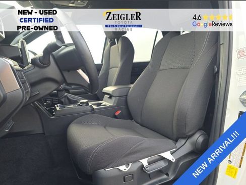 Used 2025 Toyota 4Runner SR5 AWD/4WD image 10