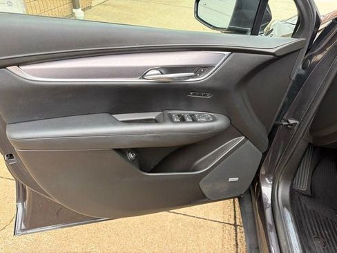 Used 2018 Cadillac XT5 Luxury w/ Driver Awareness Package AWD/4WD image 8
