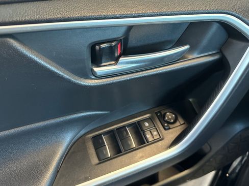 Used 2025 Toyota RAV4 XLE image 12