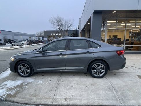 Used 2024 Volkswagen Jetta SE image 5