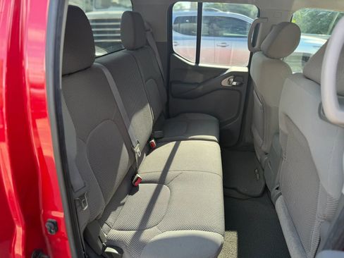 Used 2008 Nissan Frontier SE w/ SE Value Truck Pkg AWD/4WD image 34
