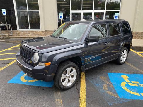 Used 2014 Jeep Patriot Latitude w/ Sun/Sound Group AWD/4WD image 2