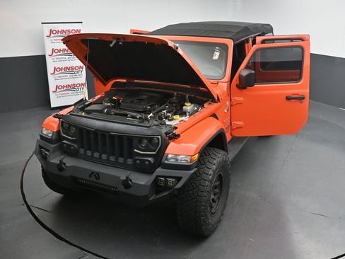 Used 2020 Jeep Wrangler Unlimited Sahara w/ Uconnect 4C Nav & Sound Group image 26