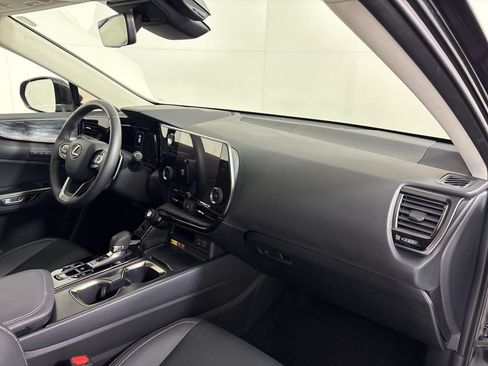 Used 2024 Lexus NX 250 FWD image 13