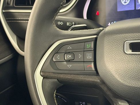 Used 2023 Jeep Grand Cherokee L Limited RWD image 15