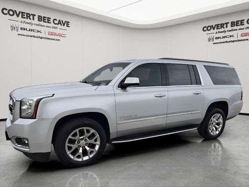Used 2017 GMC Yukon XL SLT w/ Open Road Package image 4