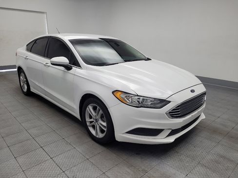 Used 2018 Ford Fusion SE w/ Fusion SE Technology Package FWD image 13